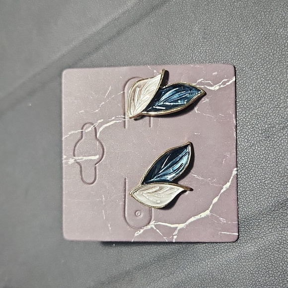 Brand New Golden Rim Leaf Earrings: Blue and Pearl White Accents - Picture 1 of 2